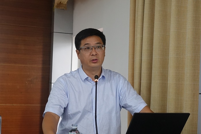 校長(zhǎng)王安興在9月23日中層干部會(huì)議上作總結(jié)講話（黨委宣傳部 袁媛攝影）.jpg