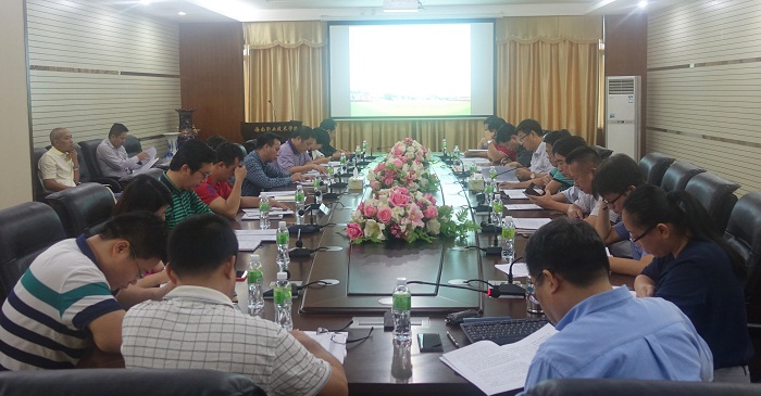 11月2日，黨委理論學習中心組集體學習現(xiàn)場(黨委宣傳部 邱丹丹攝影).jpg