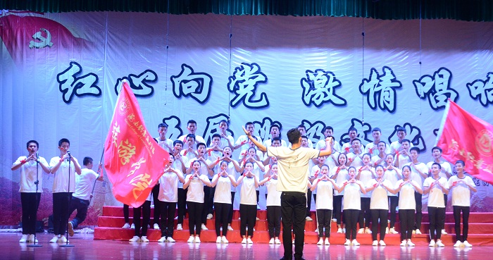 班級(jí)文化節(jié)決賽現(xiàn)場(chǎng)（海職青年記者團(tuán) 黃炳蔚攝影）.jpg