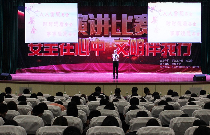 演講比賽現(xiàn)場（海職青年記者團 黃炳蔚攝影）.jpg