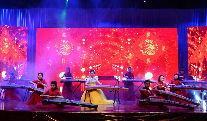 古箏齊奏《唯美中國(guó)》（海職青年記者團(tuán) 黃炳蔚攝影）.jpg