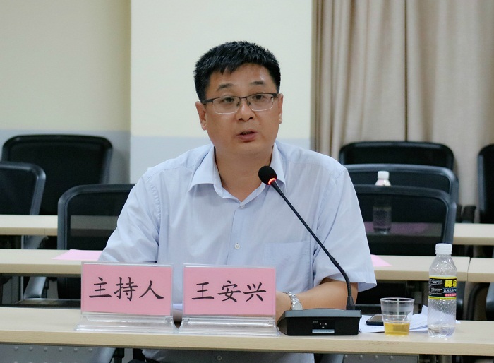 （王安興校長主持會議并作總結發(fā)言 黨委宣傳部袁媛攝影）.JPG