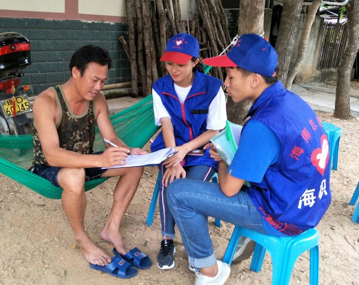 （我校學(xué)生深入鄉(xiāng)村調(diào)研 校團(tuán)委供圖）.jpg