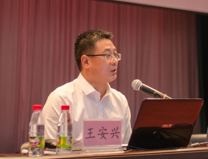 王安興為師生作專題講座（思想政治教學(xué)部供圖）.jpg